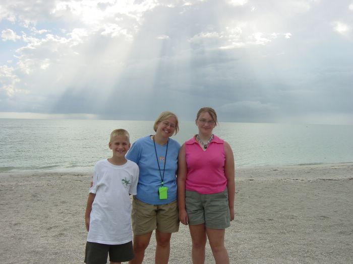 Mommie, Mike and Liz on beach