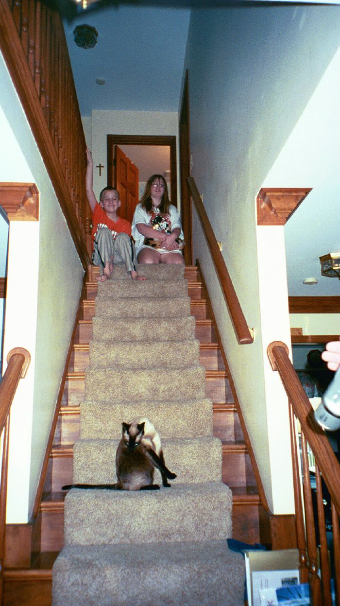 Easter 2002 - Kids and Kitty