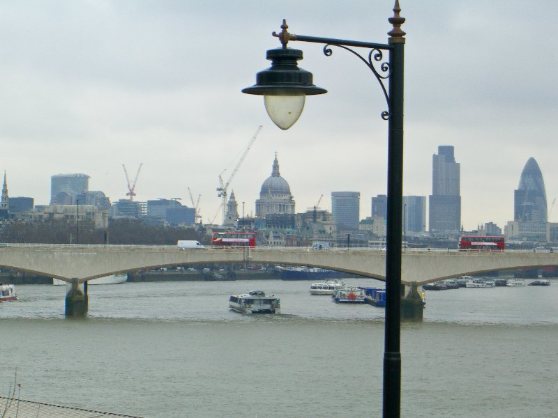 CIMG1707.jpg - Looking North East on the Golden Jubilee Bridges: St. Paul's Cathedral, River Thames, Waterloo Bridge, Tower 42, 30 St Mary Axe (far right)