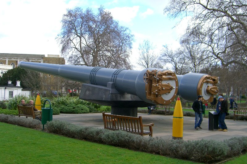London040106-2001.jpg - Imperial War Museum - 15-inch naval guns