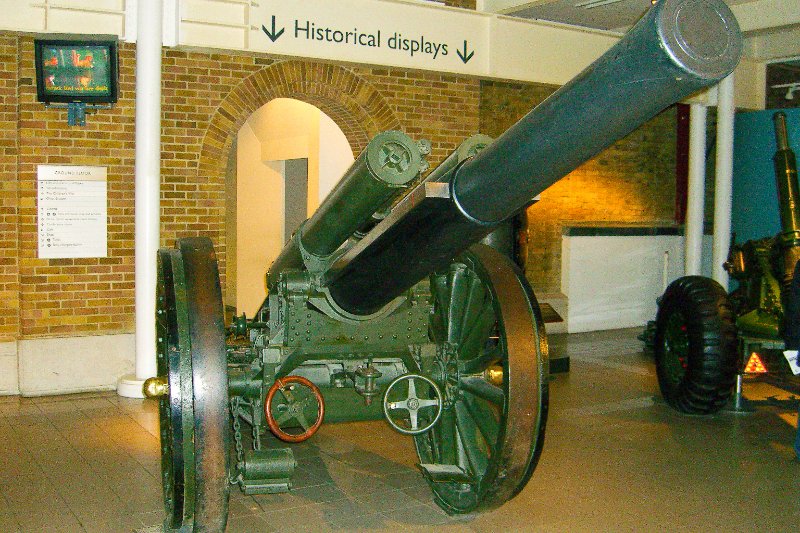 London040106-2037.jpg - British 60 Pounder Field Gun