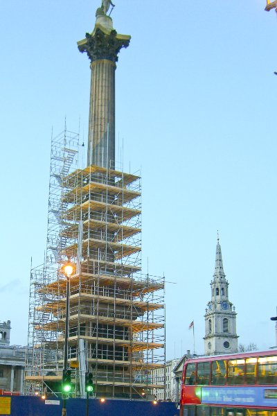 CIMG1994.jpg - Trafalgar Square, Nelson's Column, St Martins in the Fields (right)
