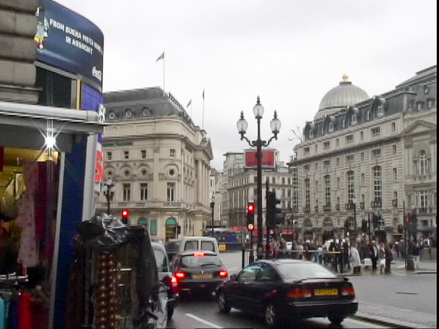 DSC00331.jpg - Picadilly Circus, standing to the right of the Sanyo sign on Glasshouse looking at the Criterion Theatre Dome.