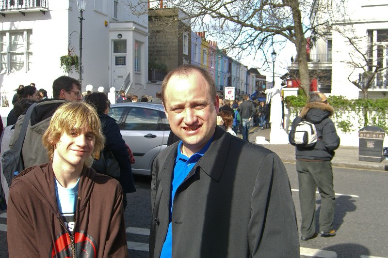 London040106-1761.jpg - Mike and Uncle BIll on Portobello Road at Chepstow Villas