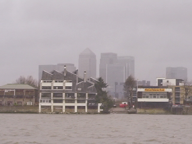 DSC00279.jpg - One Canada Square (Canary Wharf Tower) (pyramid topped skyscraper), looking North from Greenwich Pier