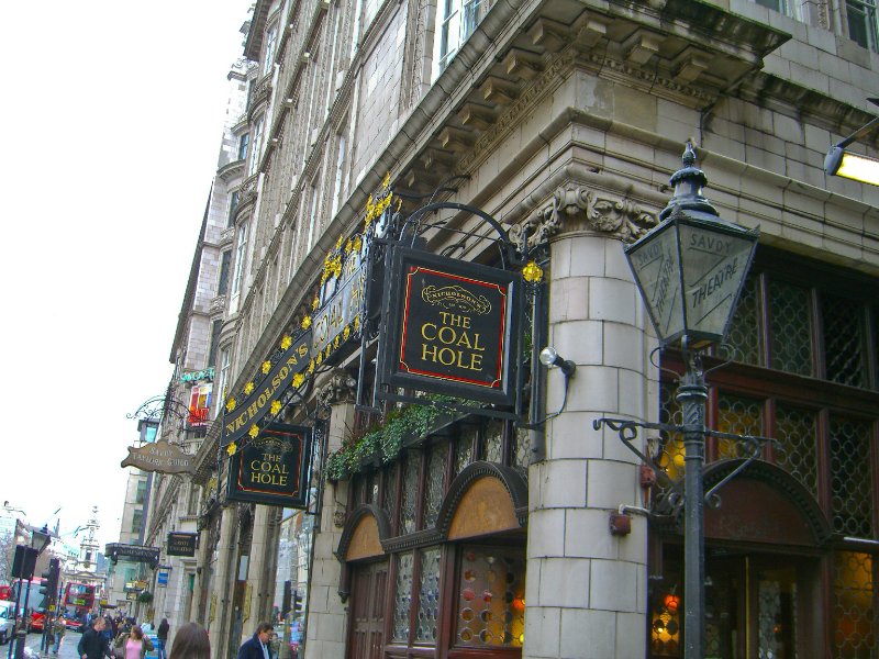 CIMG1736.jpg - The Coal Hole, On The Strand just outside of the Savoy Hotel