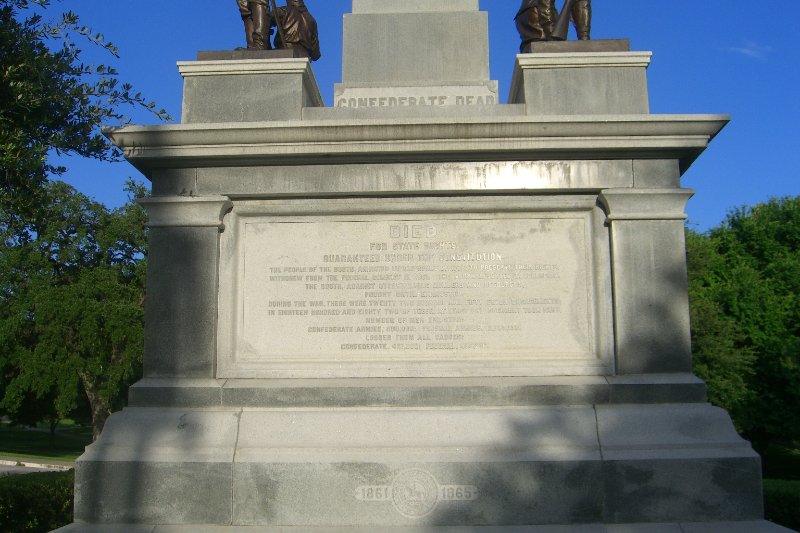 CIMG7869.JPG - Confederate Soldiers Monument
