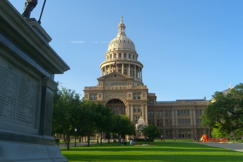 CIMG7870.JPG - Texas State Capitol, Confederate Soldiers Monument (left)