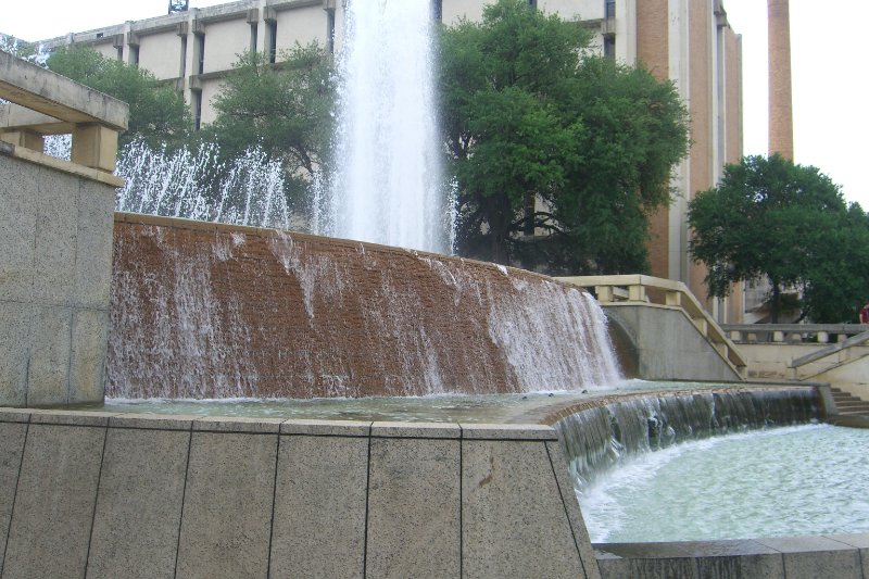 CIMG8105.JPG - East Mall Fountain