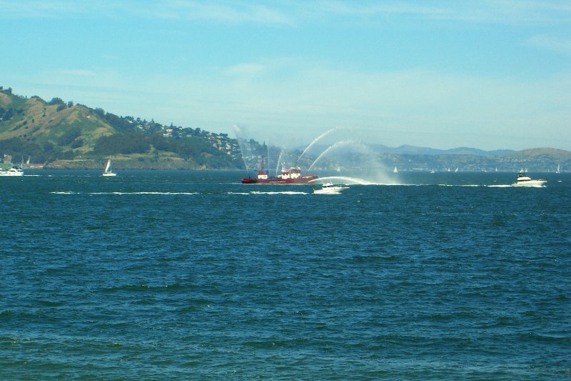 CIMG6437_edited-1.jpg - Fireboat welcoming a floatilla