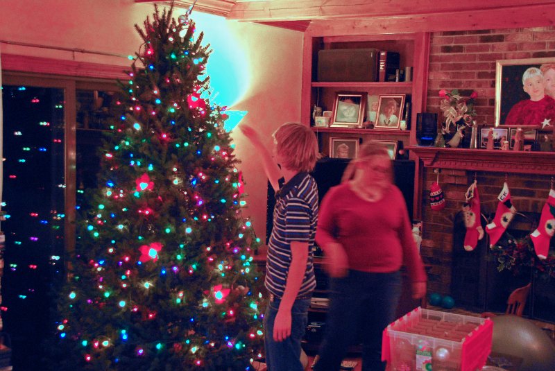 DSC_1895_edited-1.jpg - Decorating the Christmas Tree