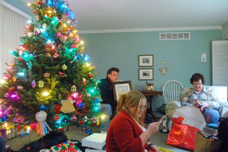 DSC_2066.JPG - Christmas Eve at  Grandma Kozik's