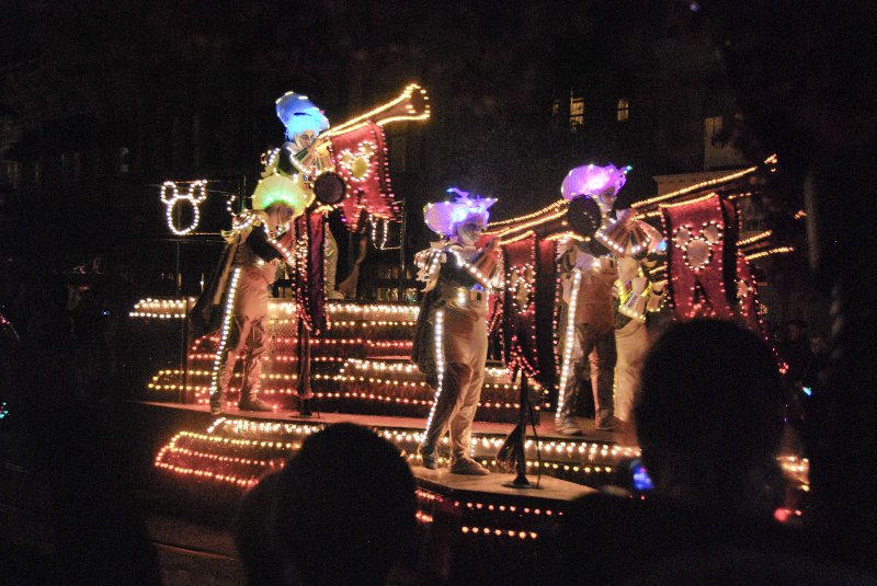 DisneyWorld022709-3356.jpg - Magic Kingdom - "Spectromagic" - Evening Parade