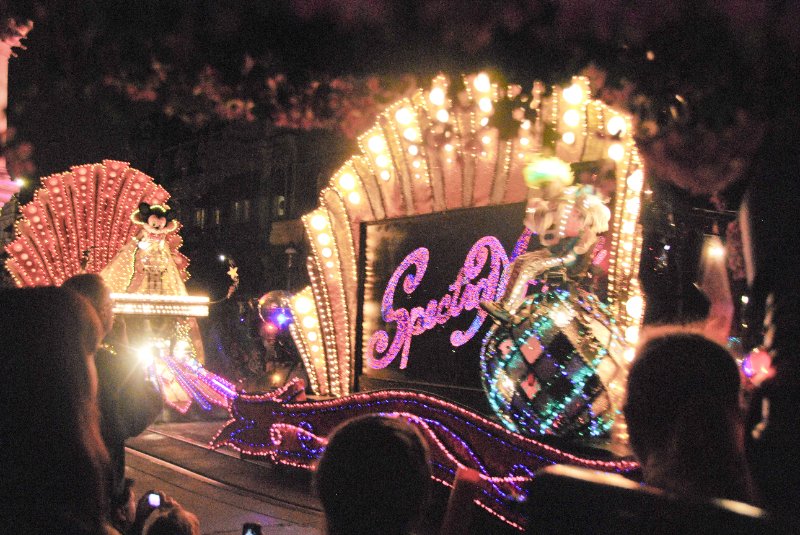 DisneyWorld022709-3363.jpg - Magic Kingdom - "Spectromagic" - Evening Parade