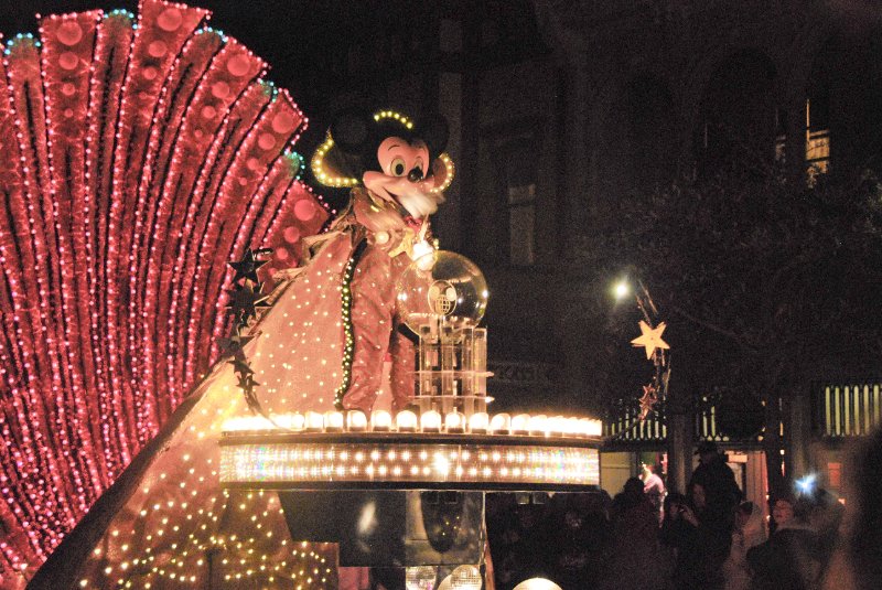 DisneyWorld022709-3366.jpg - Magic Kingdom - "Spectromagic" - Evening Parade