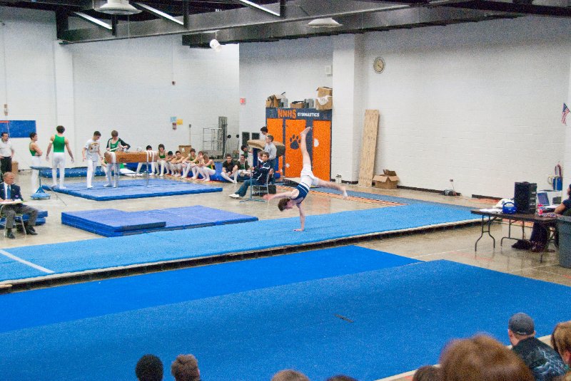 GymnasticsSpring09-3754.jpg - York at NNHS