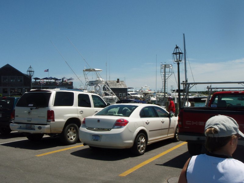 P7110104.jpg - Edgartown Yacht Club parking lot