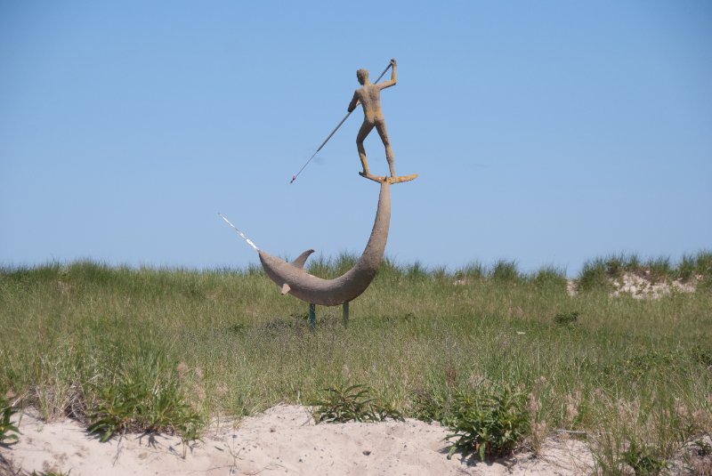 DSC_7734.jpg - "Swordfish Harpooner" sculpture by Jay Lagemann. Installed at Menemsha Harbour in July 1994.