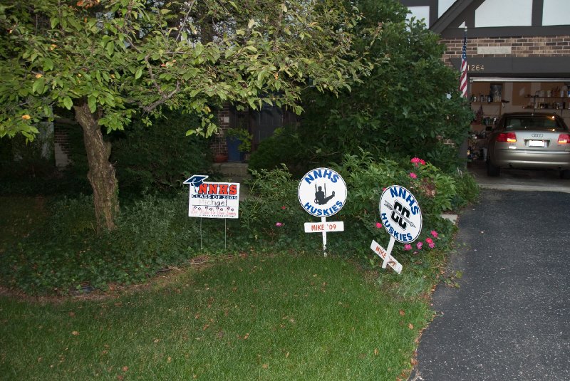 DSC_8752.jpg - Yard Signs, time to come down.
