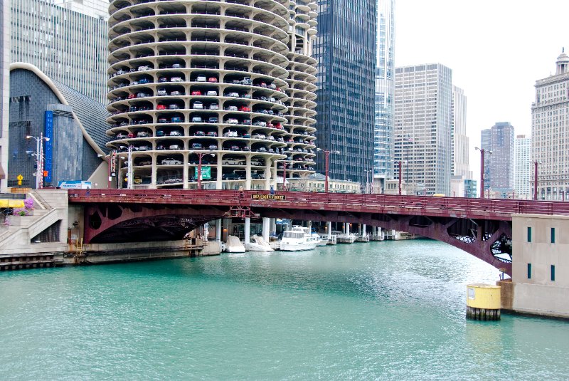 Chicago042809-5891.jpg - Dearborn Street Bridge, Marina Towers