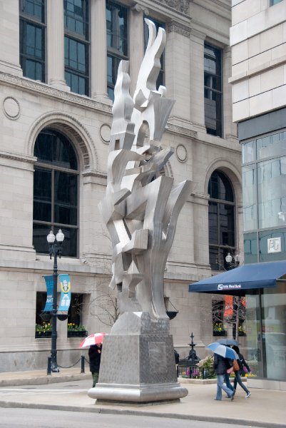 Chicago050109-6072.jpg - "We Will" Sculpture by Richard Hunt, 2005