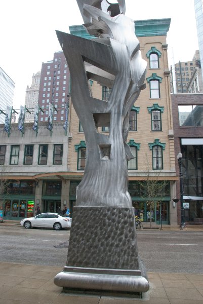 Chicago050109-6080.jpg - "We Will" Sculpture by Richard Hunt, 2005