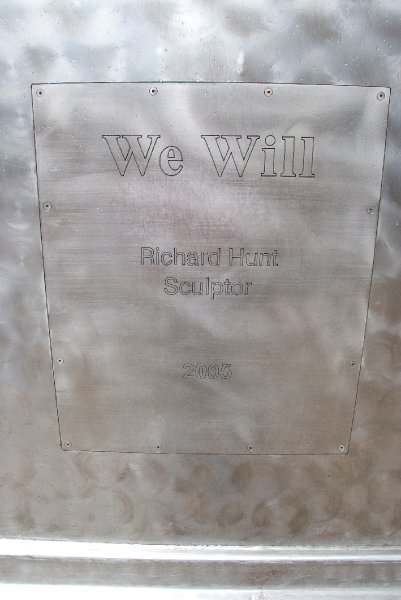 Chicago050109-6081.jpg - "We Will" Sculpture by Richard Hunt, 2005