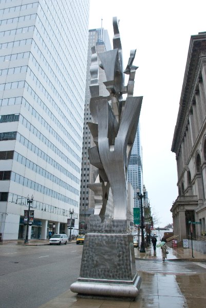 Chicago050109-6082.jpg - "We Will" Sculpture by Richard Hunt, 2005