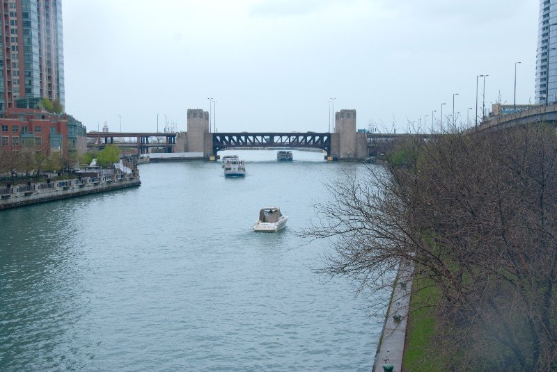 Chicago050109-6199.jpg - Chicago River, Looking East at Lake Shore Drive Bridge