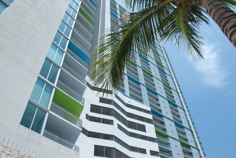 Miami041509-5001.jpg - One Miami West Tower Biscayne Bay art display