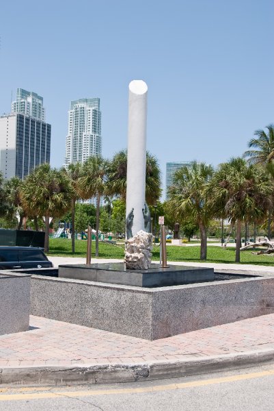 Miami041509-5009.jpg - The Liberty Column