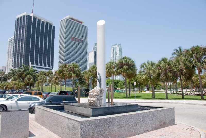 Miami041509-5011.jpg - The Liberty Column