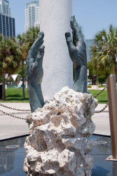 Miami041509-5012.jpg - The Liberty Column