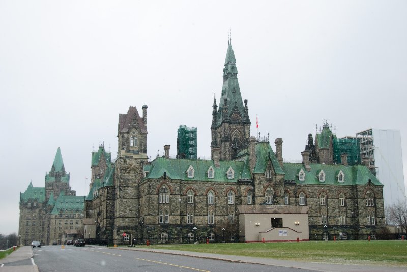 DSC_0249.jpg - The East Block of Parliament Hill. Confederation Building (background left)