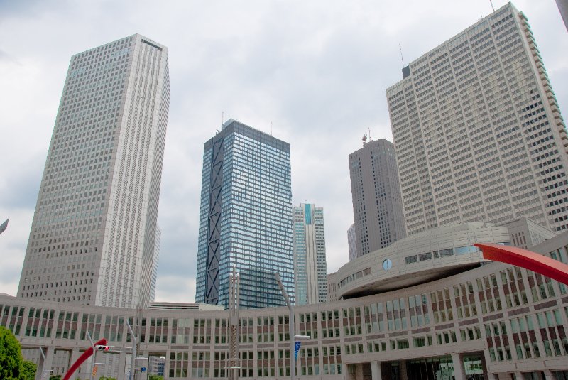 Tokyo051109-6621.jpg - Tokyo Metropolitan Assembly Bldg (front), Shinjuku Sumitomo Bldg (left),  Shinjuku Mitsui Bldg (XXXXX), Keio Plaza Hotel (right)