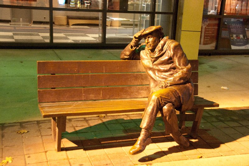 DSC_0335.jpg - The Glenn Gould Gathering, Sculptor: Ruth Abernathy. Statue sitting in front of the CBC studios on Front St