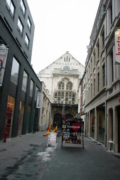 Antwerp021610-1367.jpg - Alley off Meir Street leading to locked doors of De Handelsbeurs