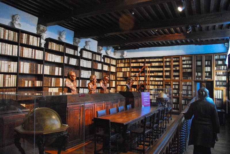 Antwerp021610-1528.jpg - The Large Book Library