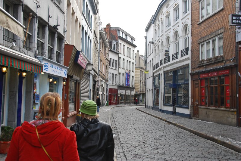 Antwerp021610-1478.jpg - Walking South on Oude Koommarkt
