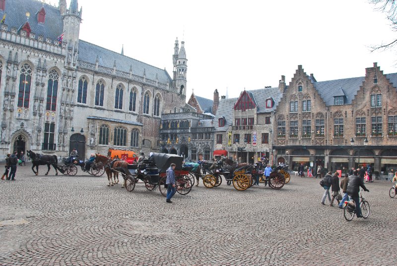 Bruge021710-1625.jpg - The Burg Square. City Hall / Stadhuis (left), Basilica of the Holy Blood / Heilig-Bloedbasiliek,