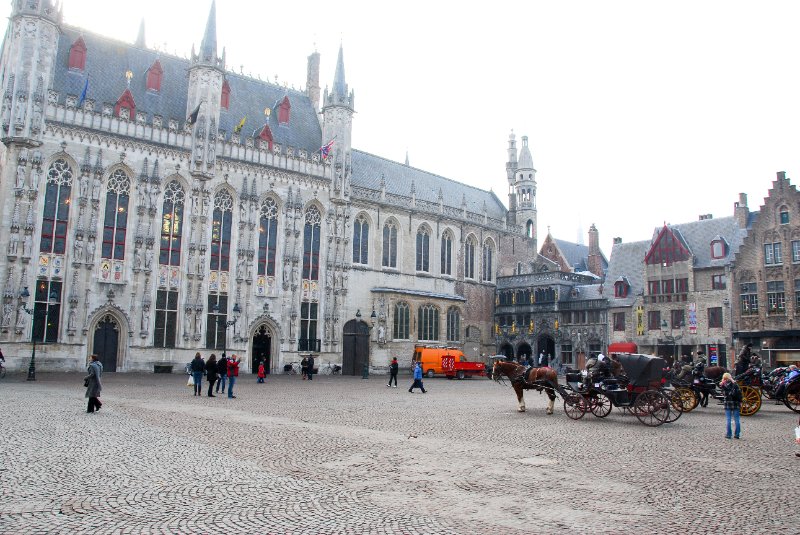 Bruge021710-1628.jpg - The Burg Square. City Hall / Stadhuis (left), Basilica of the Holy Blood / Heilig-Bloedbasiliek  (corner)