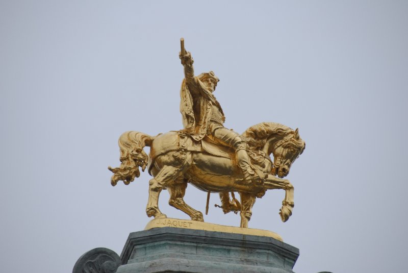 Brussels021310-0912.jpg - Charles of Lorraine Equestrian Statue on La Maison de l'Arbre d'Or building