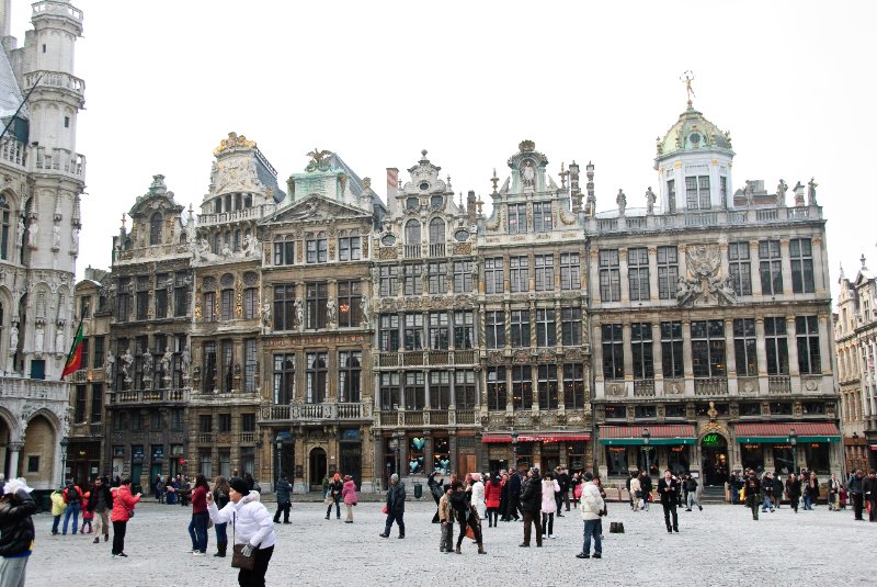 Brussels021510-1279.jpg - Le Roi d'Espagne, La Brouette, Le Sac, La Louve, Le Cornet, Le Renard (right to left), NorthWest corner of Grand Place