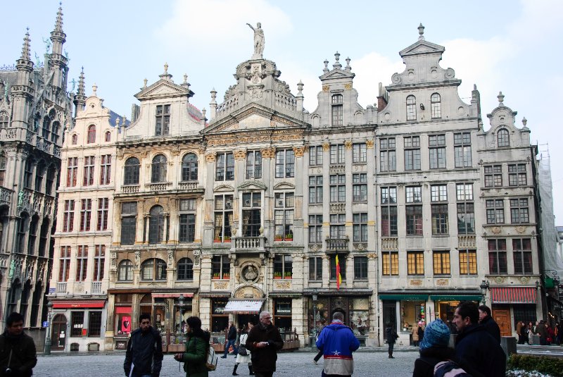 Brussels021510-1293.jpg - Le Cerf volant, Joseph et Anne (sous une seule façade), L'Ange, La Chaloupe d'or, Le Pigeon, Le Marchand d'or (Right to Left),  South East Corner of Grand Place
