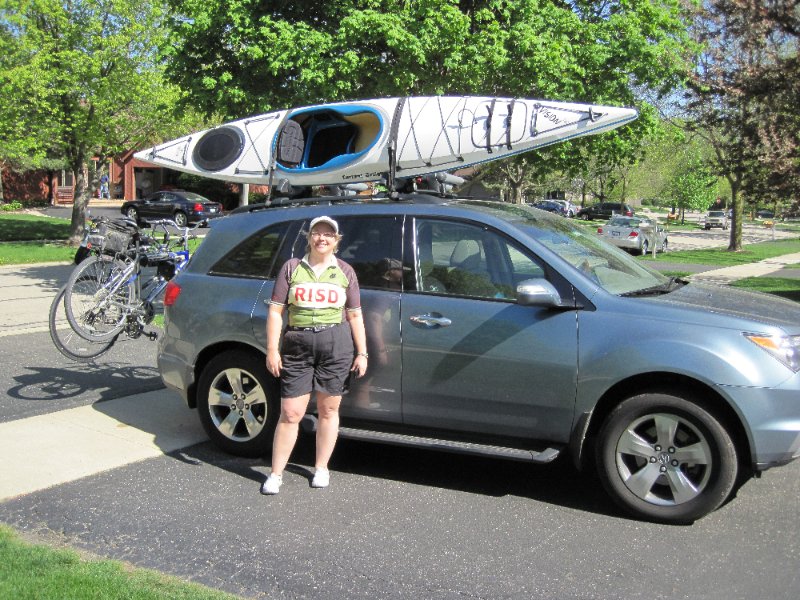 IMG_0401.jpg - Cathie got her new kayak today!