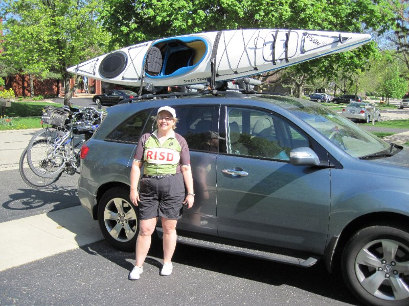 IMG_0403.jpg - Cathie got her new kayak today!