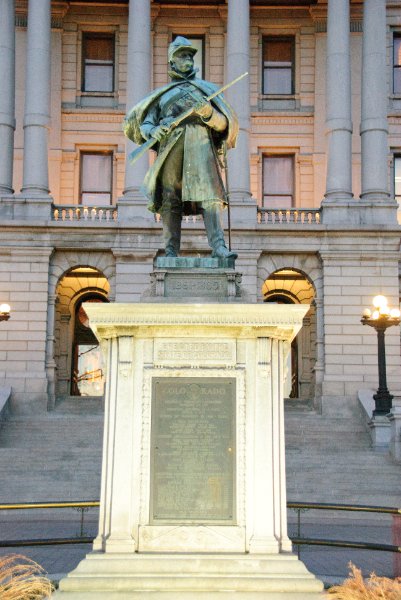 Denver041410-2312.jpg - Civil War Monument, bronze scupture by John D Howland