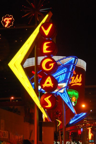 LasVegas020910-22.jpg - Viva Vegas