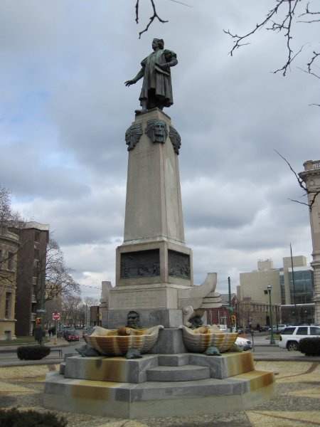 Syracuse012610-0113.jpg - Monument to Christopher Columbus