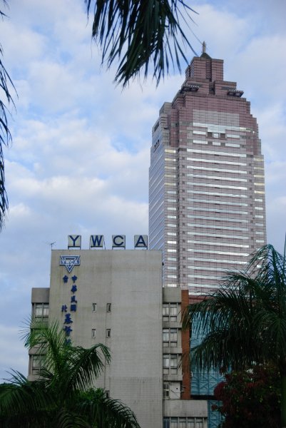 Taiwan060210-3173.jpg - YWCA, Shin Kong Life Tower, background